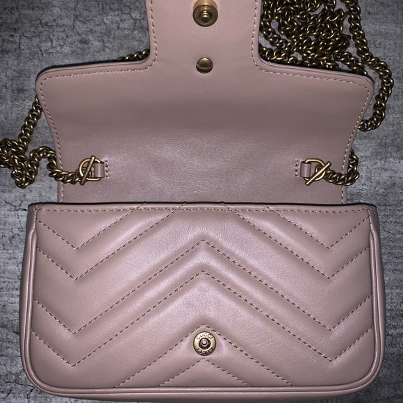 Gucci GG Marmont Matelassé Super Mini Bag - Picture 4 of 8